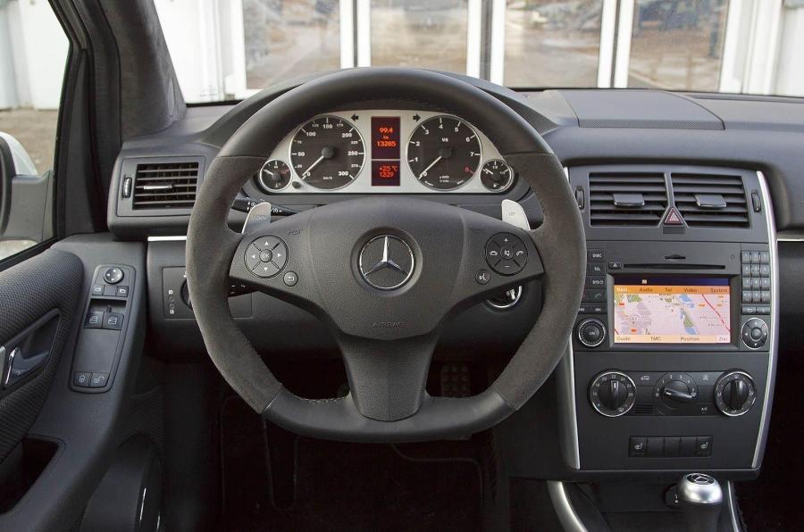  Mercedes-Benz B55 AMG Concept 2010 года  (фото 10 из 46)